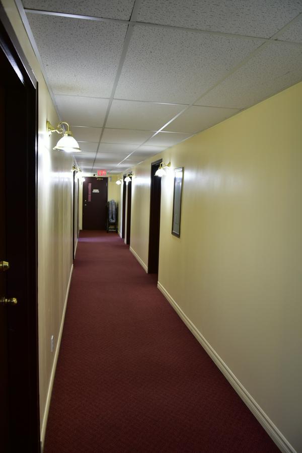 Royal Windsor Motel Экстерьер фото