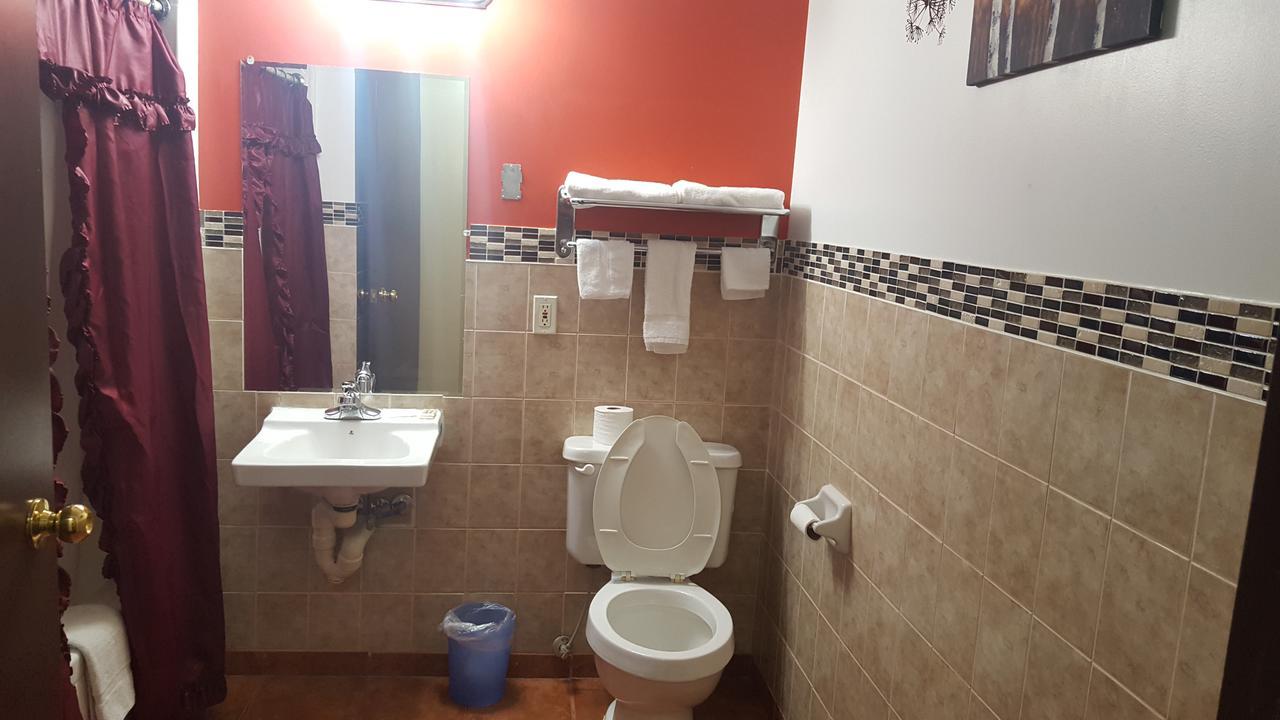 Royal Windsor Motel Экстерьер фото